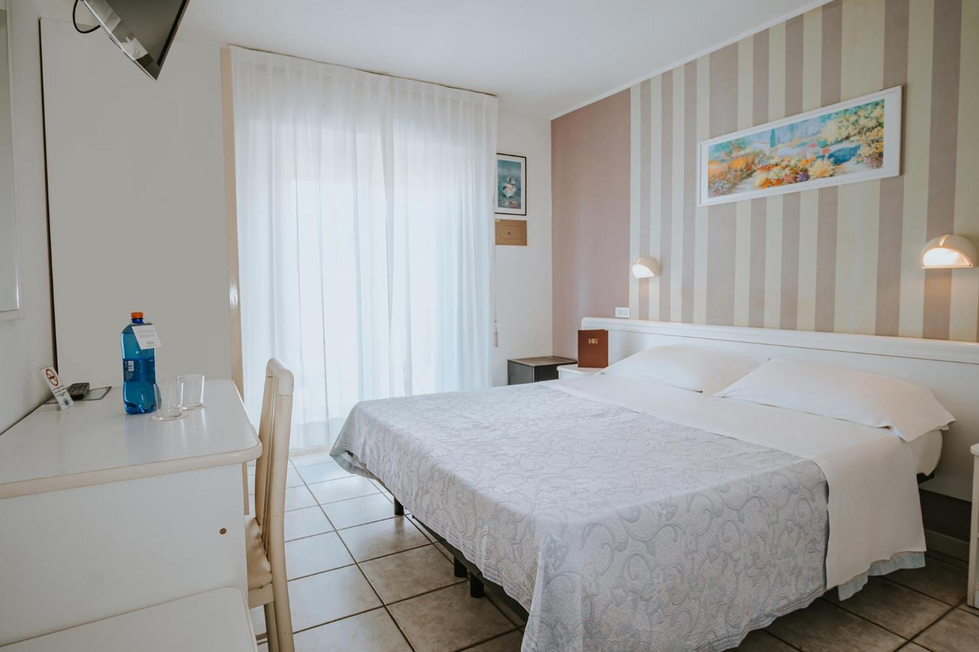 Hotel Gabriella Rimini Exterior photo