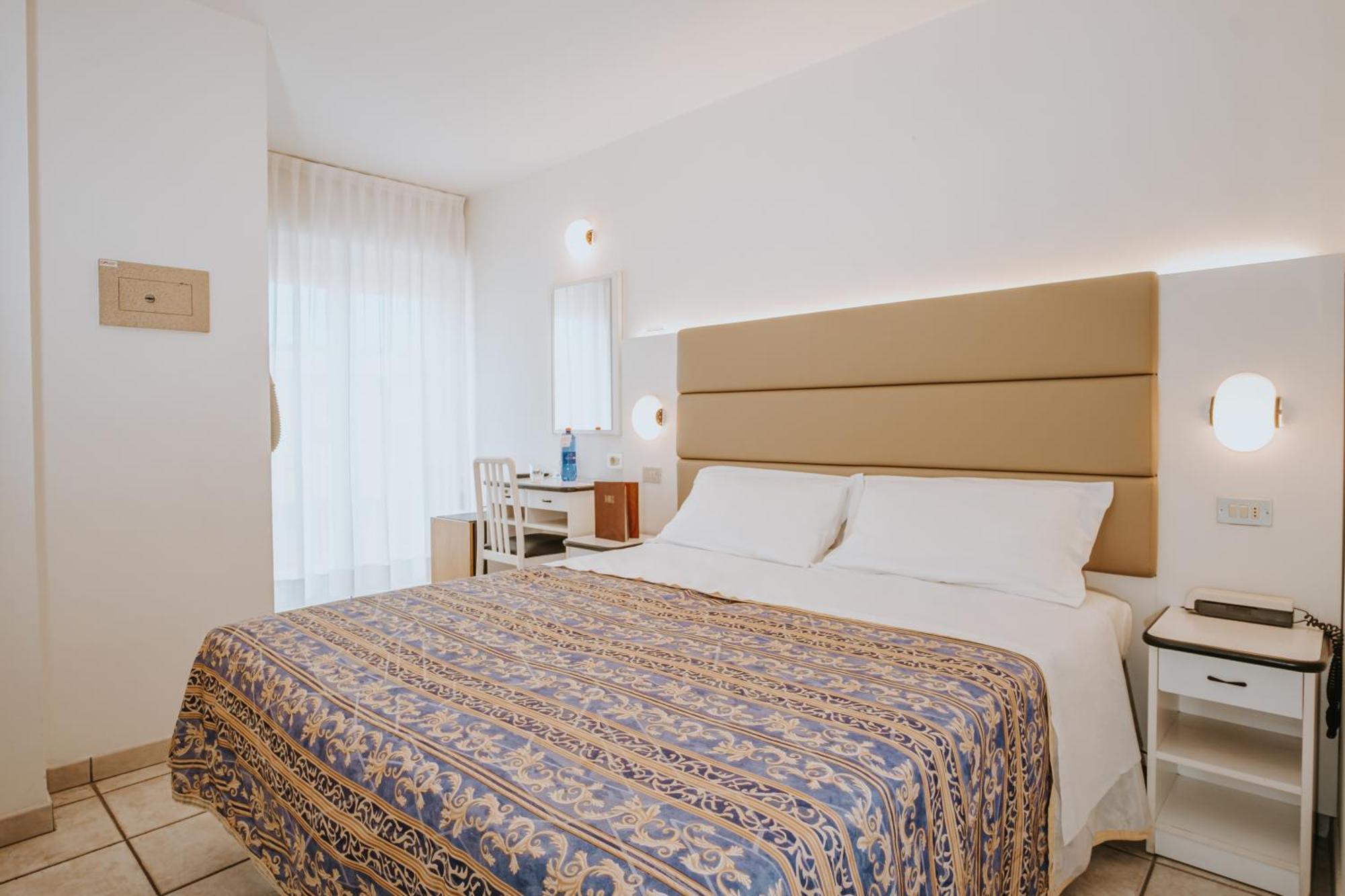 Hotel Gabriella Rimini Exterior photo