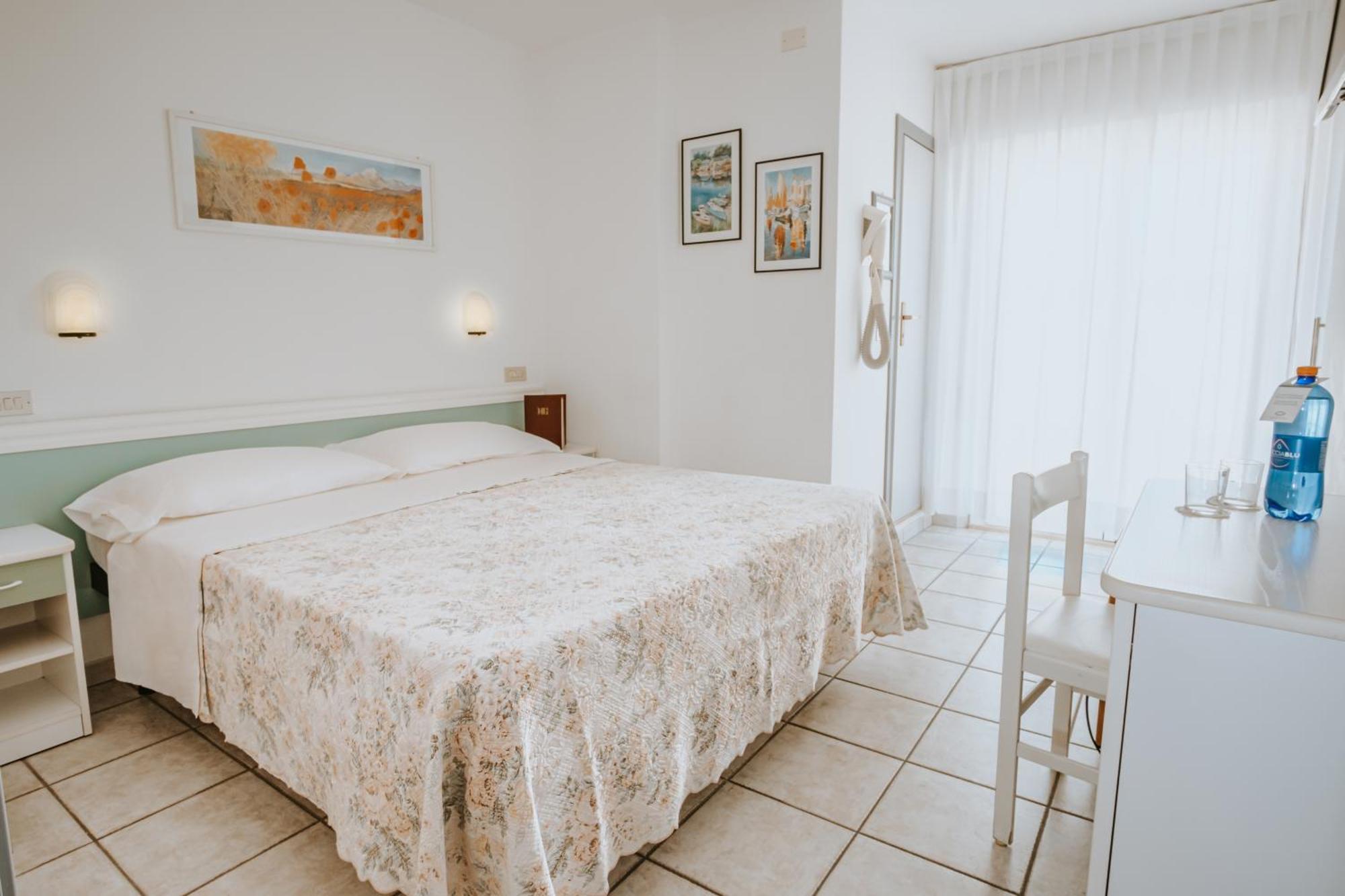 Hotel Gabriella Rimini Exterior photo
